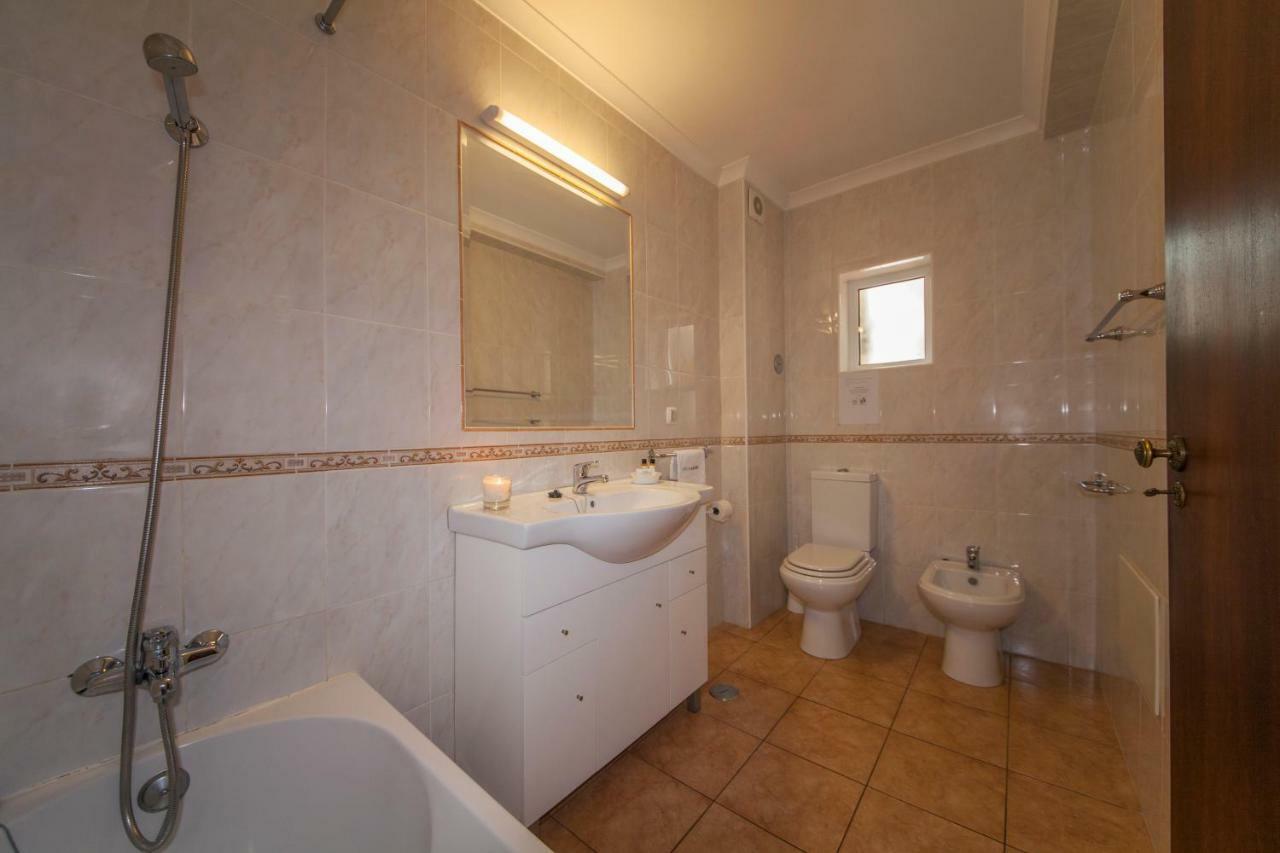 80m² 2 slaapkamer, 1 privé badkamer Appartement in Lagos stadscentrum Buitenkant foto
